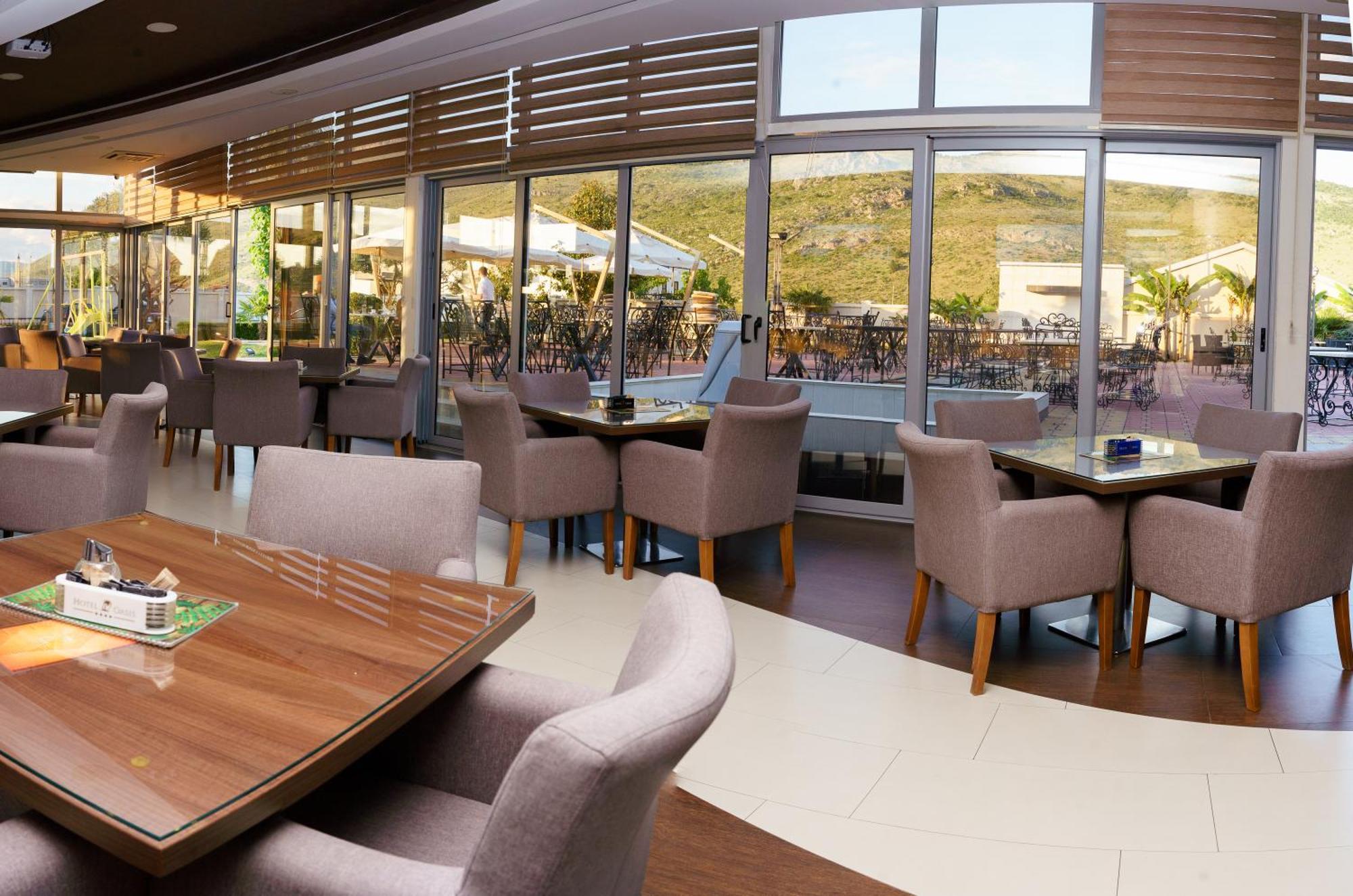 Hotel Oasis Podgorica Eksteriør billede