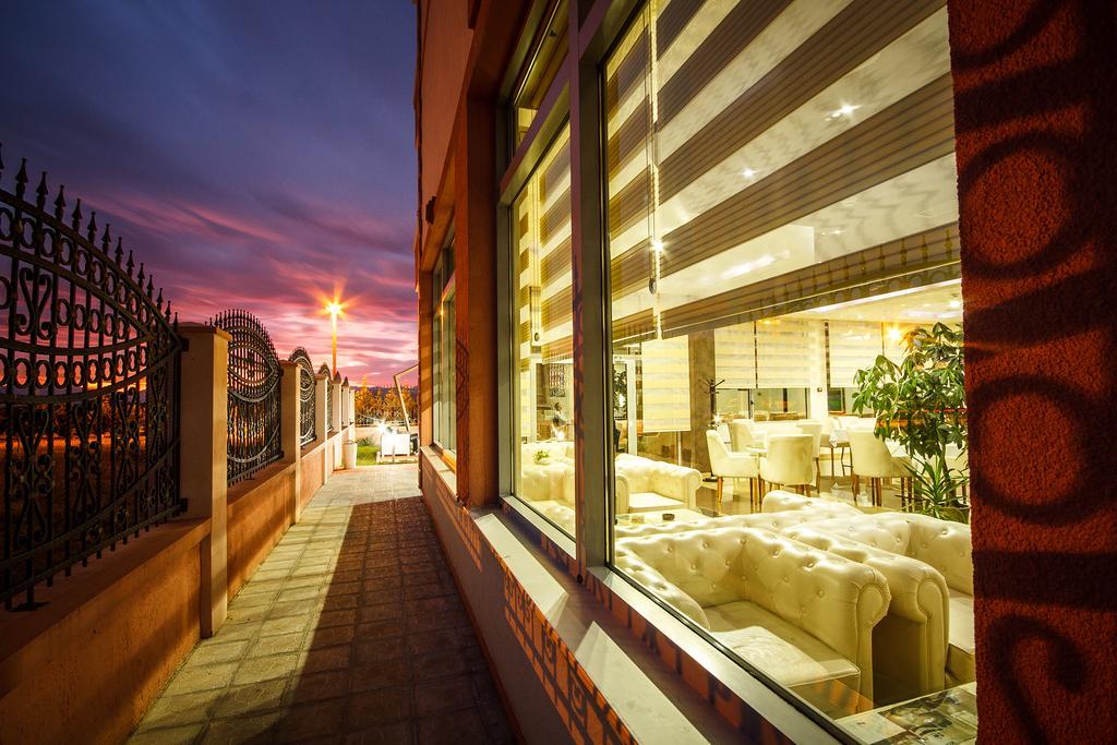 Hotel Oasis Podgorica Eksteriør billede